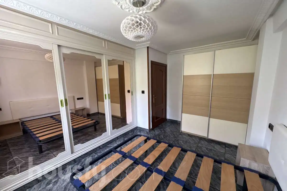 Habitación de Piso de alquiler en Alcalá de Henares con Aire acondicionado, Calefacción y Balcón