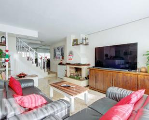 Living room of Single-family semi-detached for sale in Badalona  with Air Conditioner, Terrace and Balcony