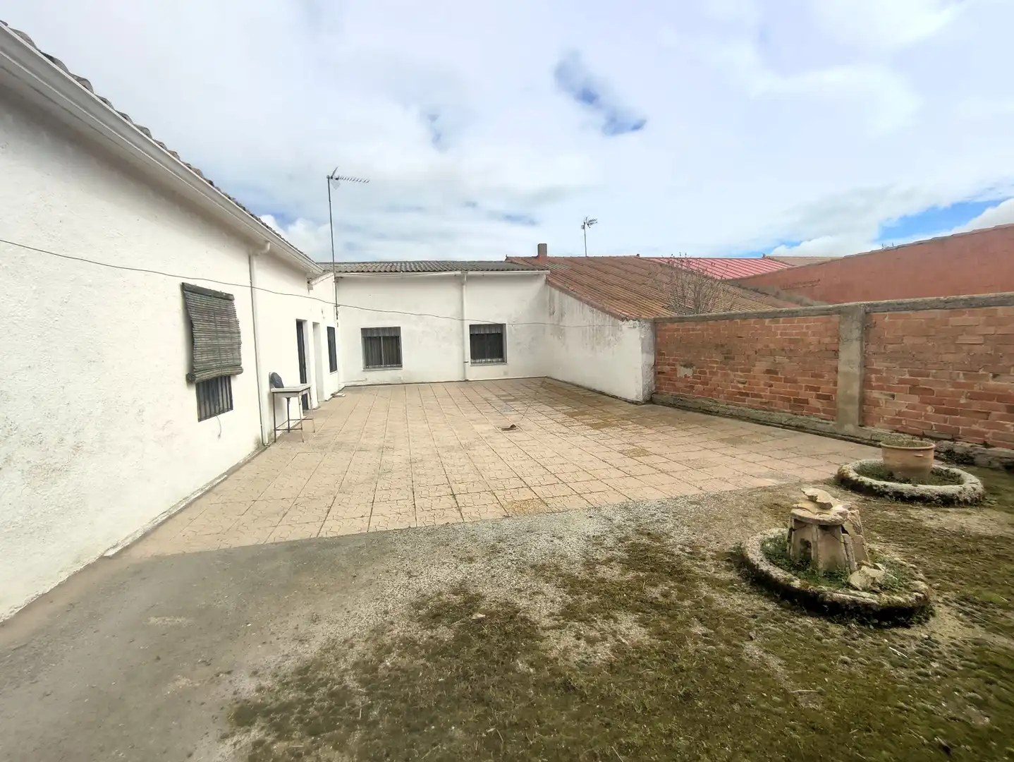 Vista exterior de Casa o chalet en venta en Lomoviejo con Trastero, Amueblado y Horno