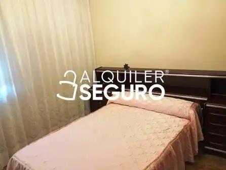 Bedroom of Flat for rent in Vitoria - Gasteiz  with Heating, Terrace and Storage room
