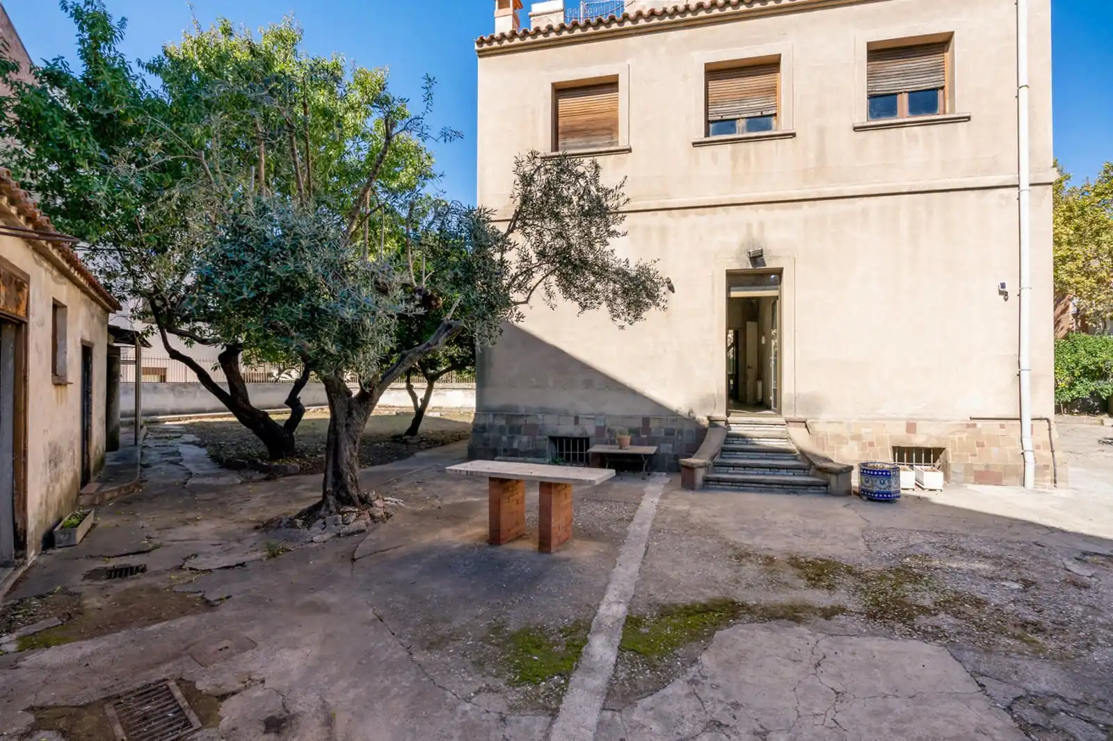 Vista exterior de Casa o chalet en venta en Sant Feliu de Llobregat con Calefacción, Jardín privado y Terraza
