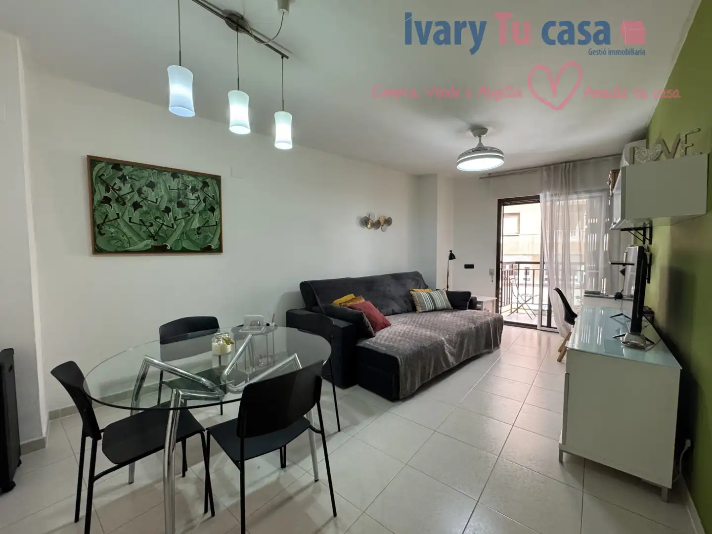 Sala de estar de Piso en venta en Castellón de la Plana / Castelló de la Plana con Calefacción, Terraza y Balcón