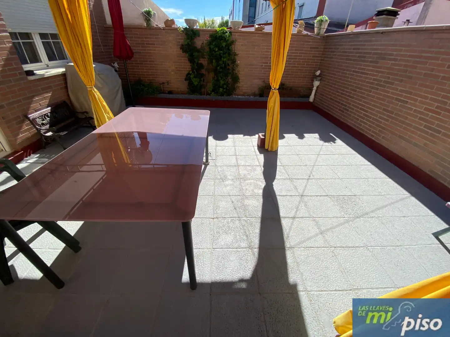 Terraza de Casa adosada en venta en Cistérniga con Calefacción, Jardín privado y Parquet