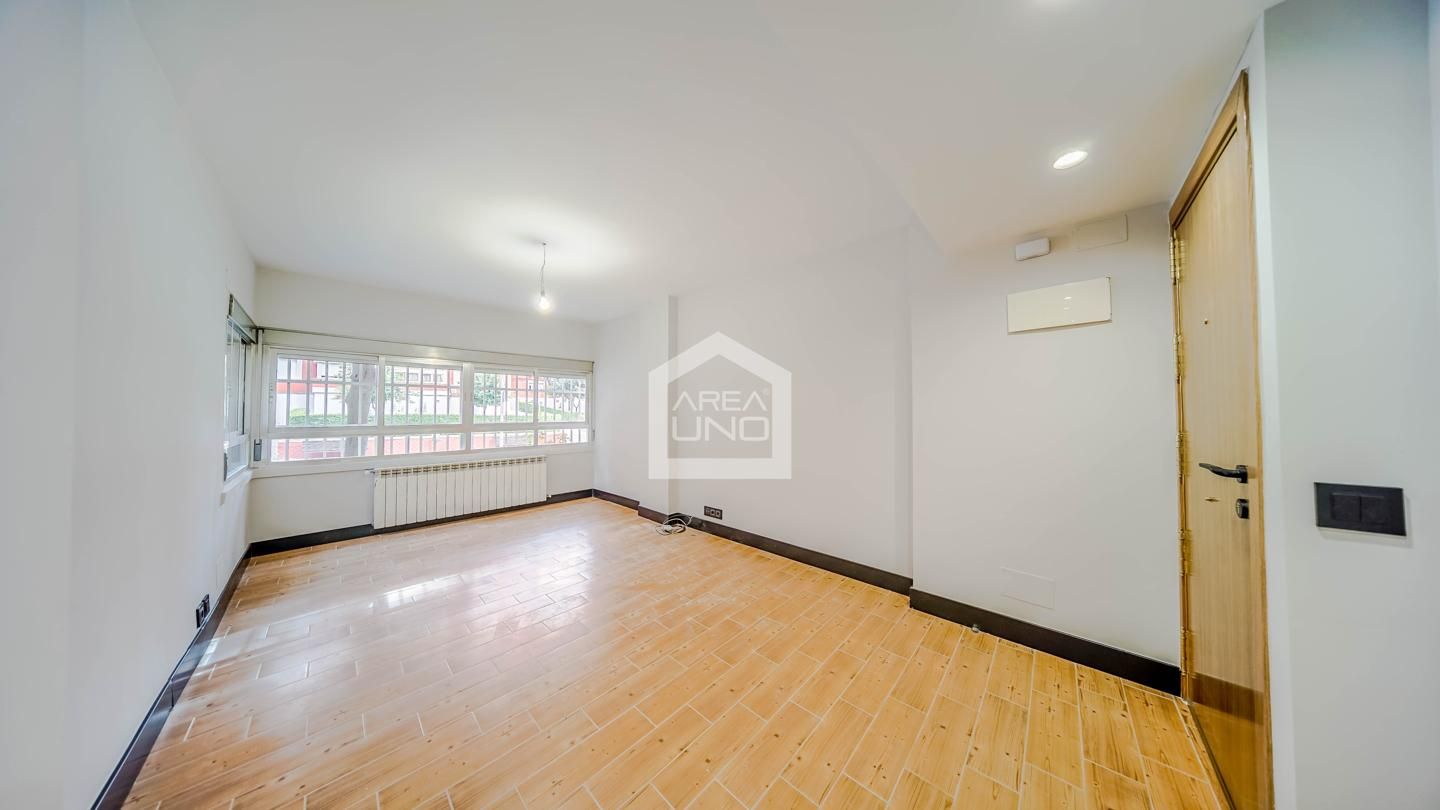 Sala d'estar de Planta baixa en venda en Alcorcón amb Calefacció