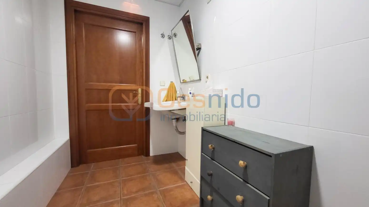Baño de Local de alquiler en Segovia con Aire acondicionado