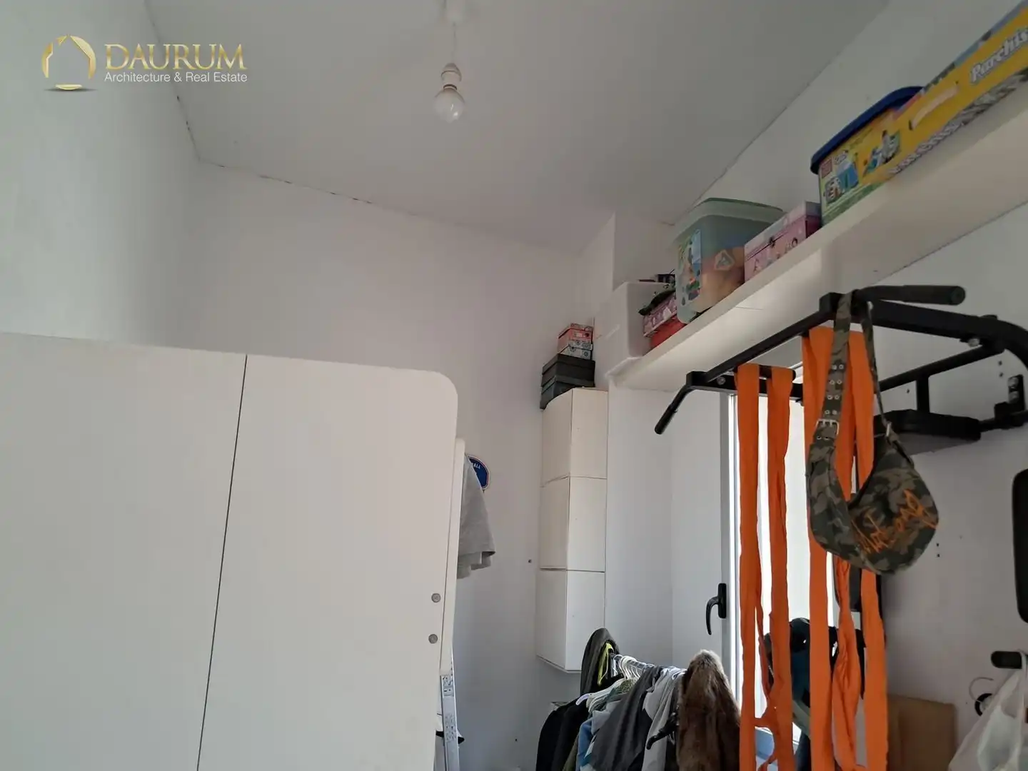 Bedroom of Houses for sale in Valencia  with Air Conditioner, Swimming Pool and Community pool