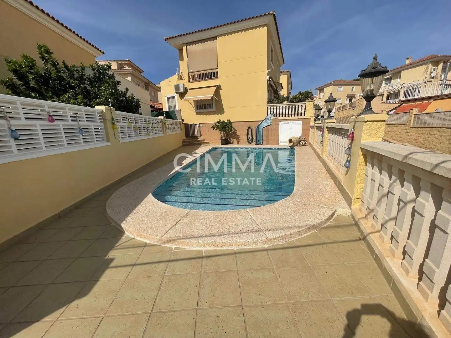 Piscina de Casa o xalet en venda en La Nucia amb Aire condicionat, Jardí privat i Terrassa