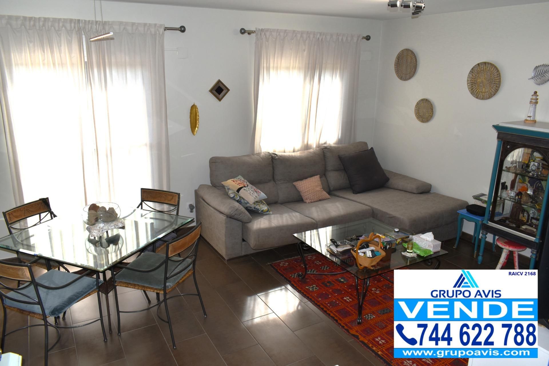 Casa adosada en venda a Calle de la Pau