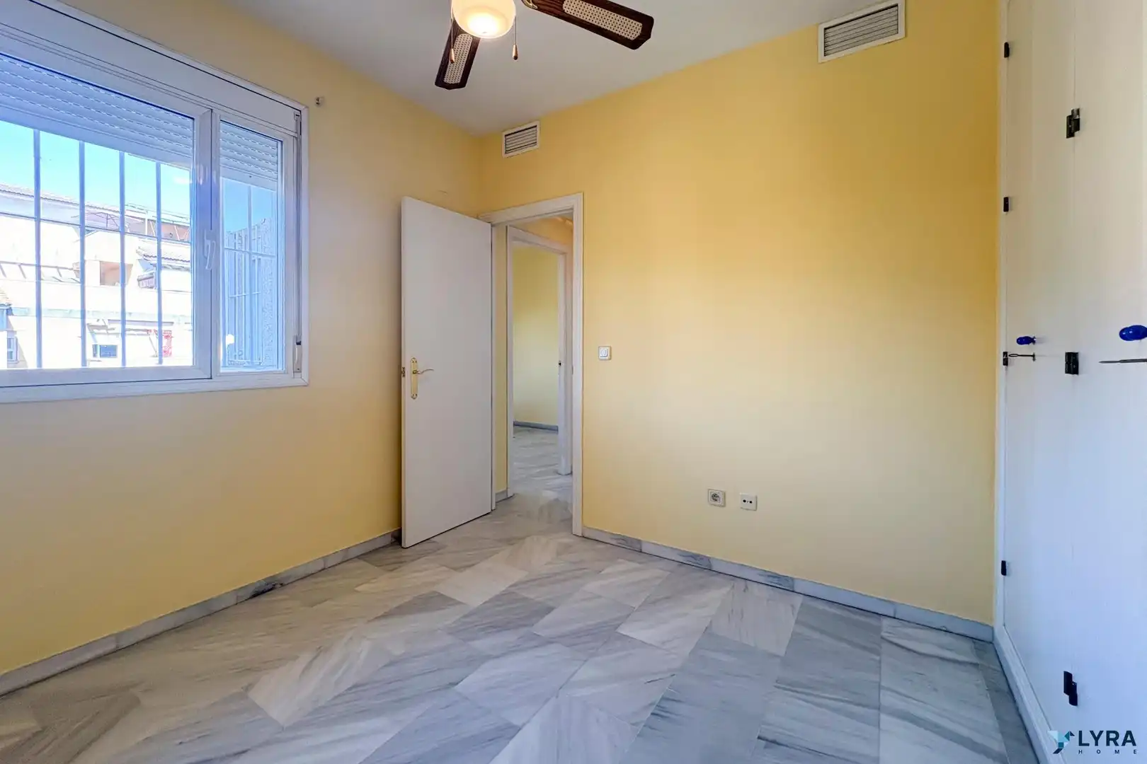 Bedroom of Flat for rent in Tomares  with Balcony and Community pool