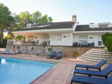 Chalet con piscina en venta en La Alcayna
