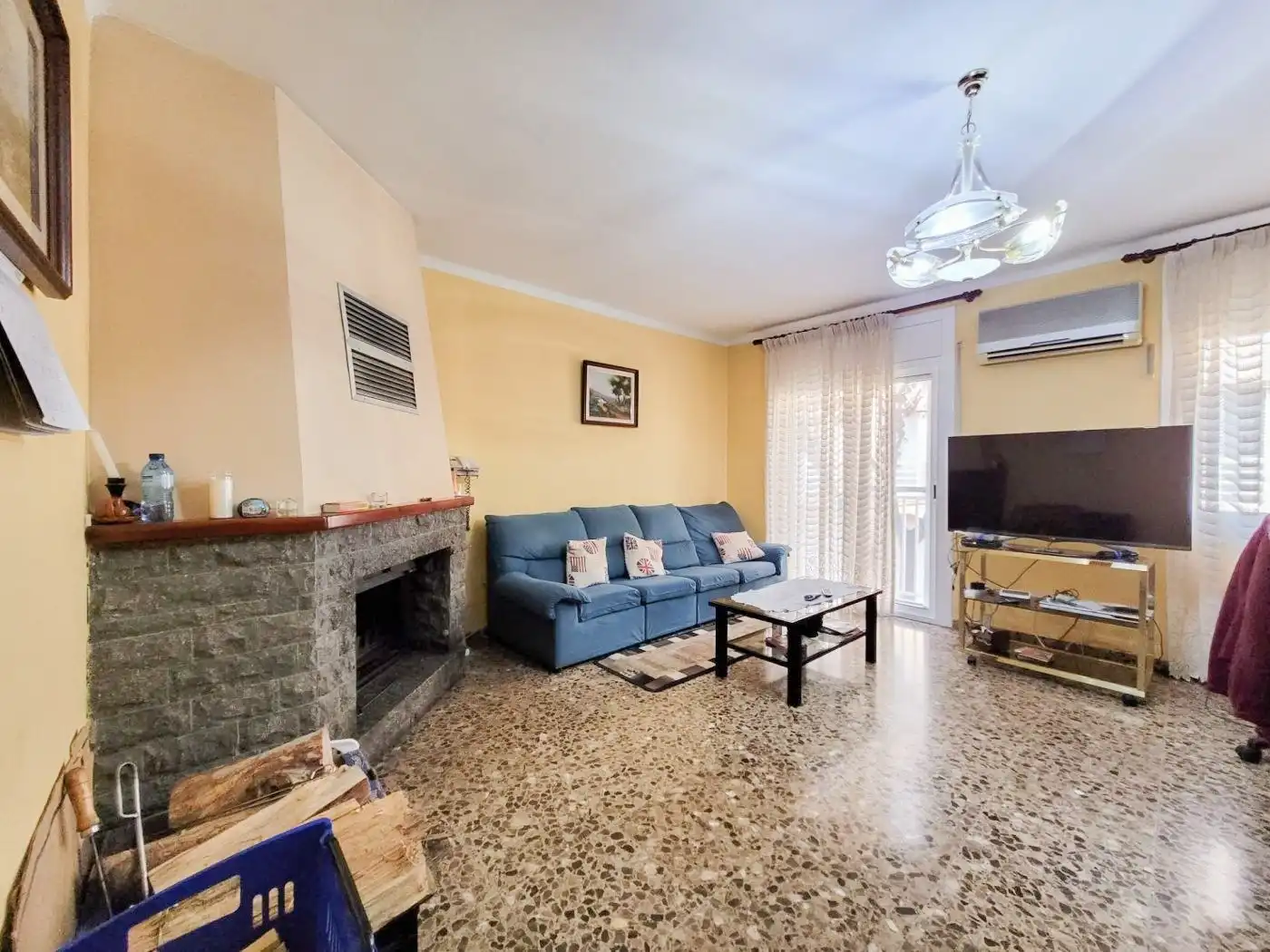 Sala de estar de Casa o chalet en venta en Esparreguera con Aire acondicionado, Terraza y Amueblado