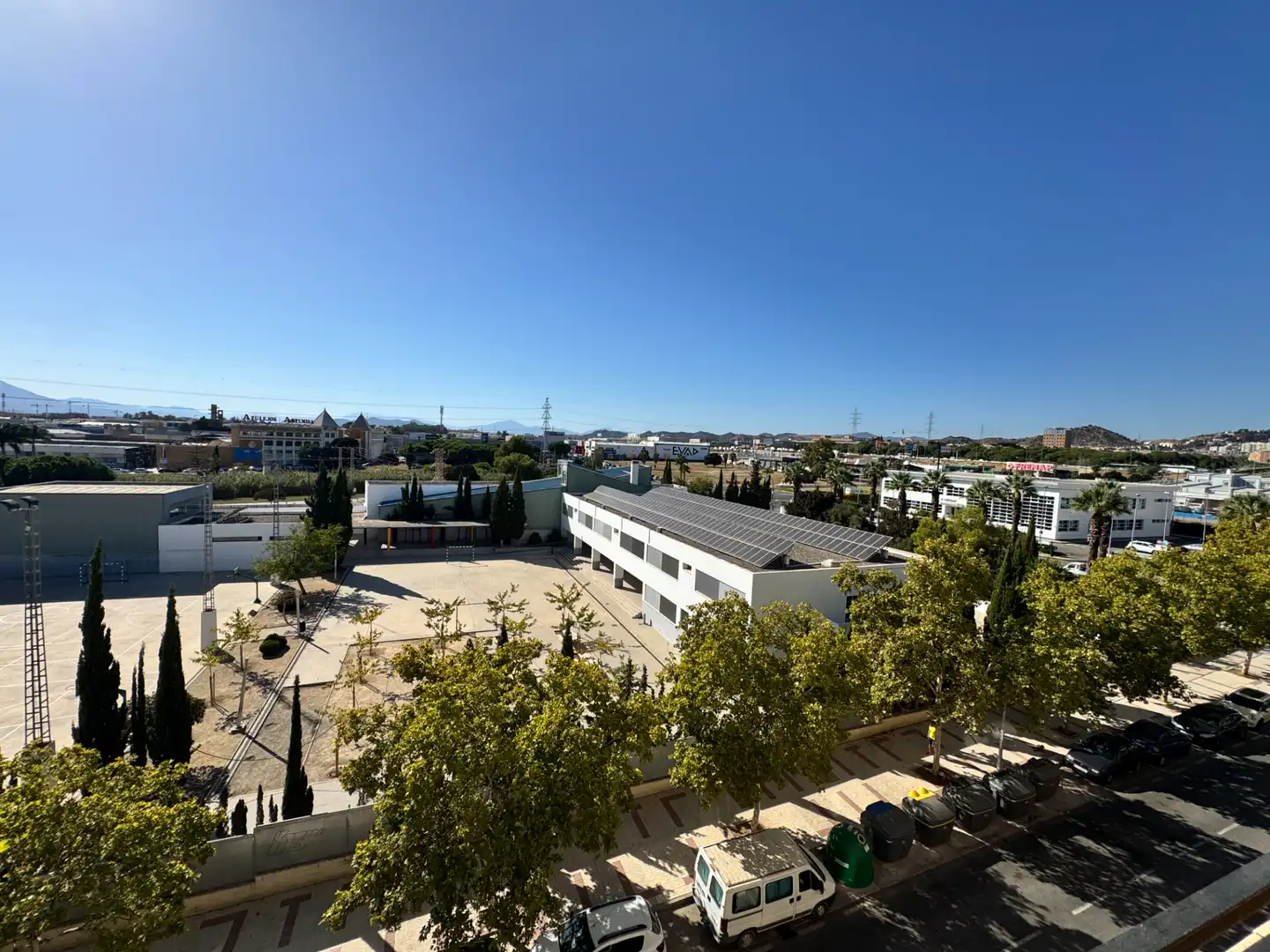 Vista exterior de Pis per a compartir en Málaga amb Aire condicionat, Terrassa i Moblat