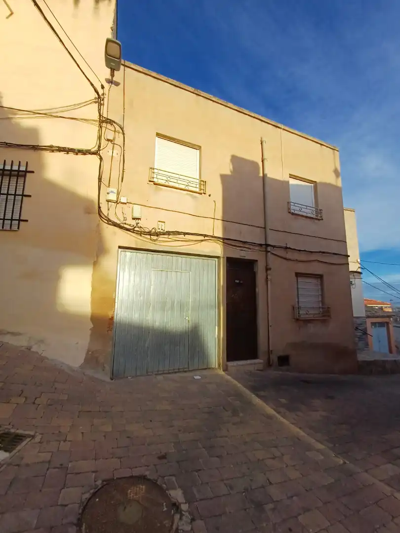 Vista exterior de Casa adosada en venta en Yecla