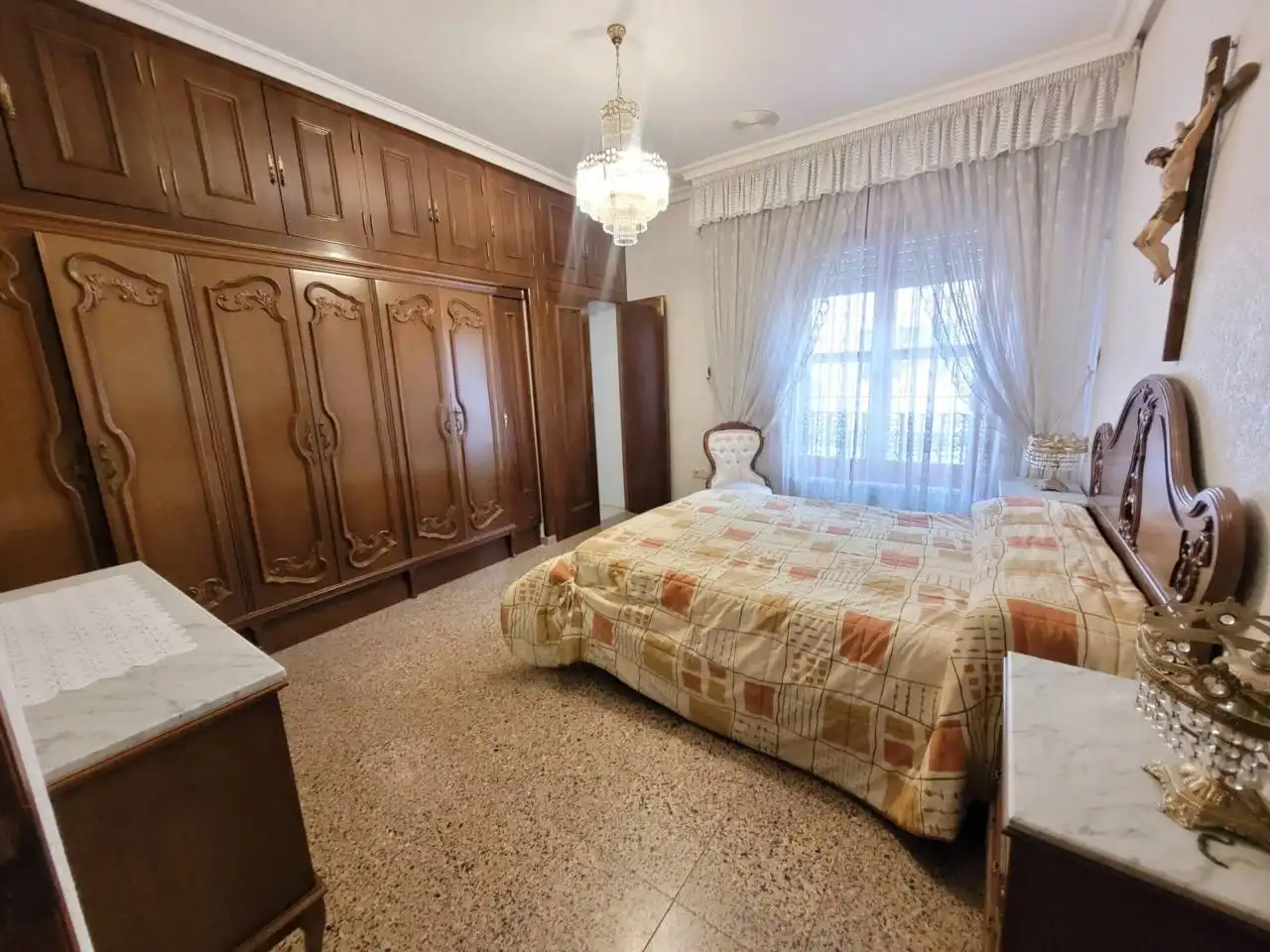 Flat with lift for sale in Baza