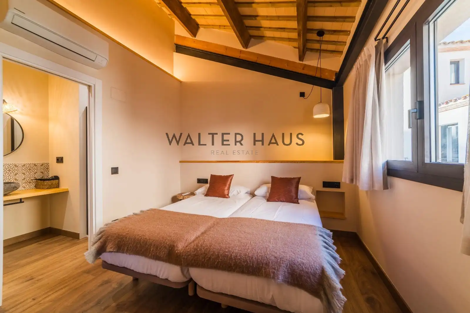 Habitación de Finca rústica en venta en Santa Cristina d'Aro con Calefacción, Jardín privado y Parquet