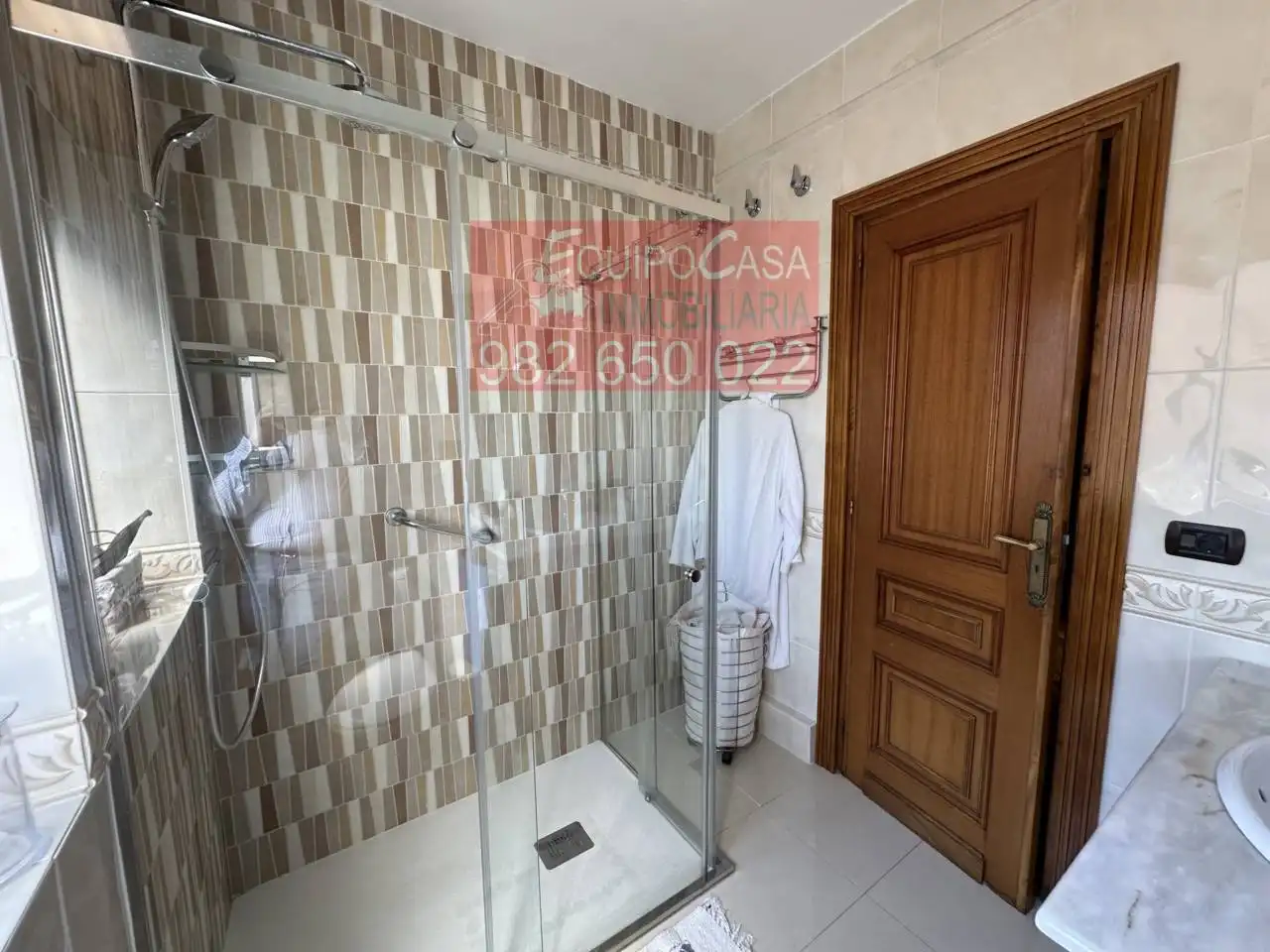 Bany de Casa o xalet en venda en Lugo amb Calefacció, Jardí privat i Parquet