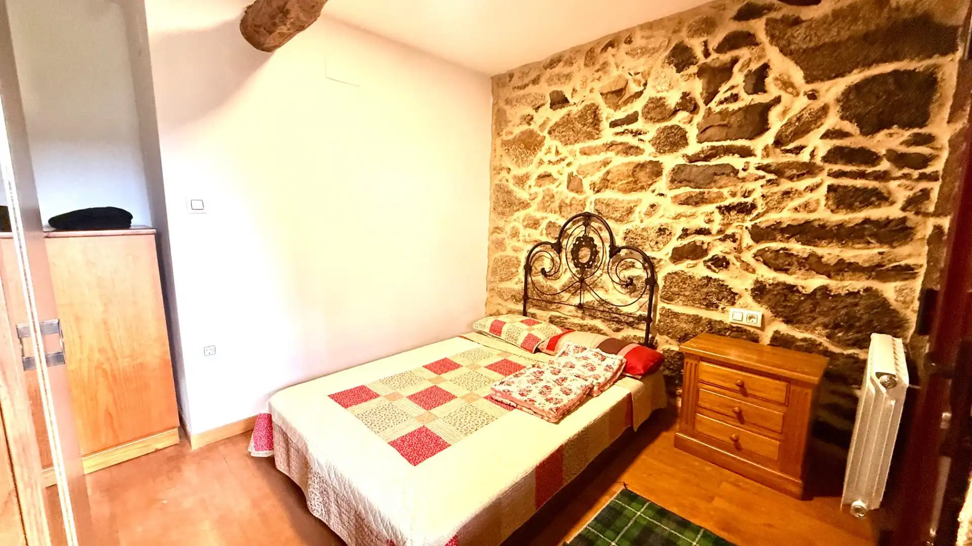 Dormitori de Finca rústica en venda en A Merca   amb Jardí privat, Terrassa i Traster