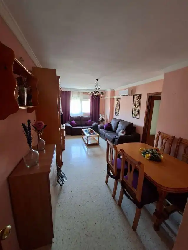 Sala d'estar de Pis en venda en La Línea de la Concepción amb Aire condicionat