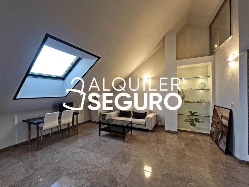 Sala d'estar de Loft de lloguer en  Valencia Capital amb Aire condicionat i Moblat