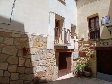 Casa amb balcó en venda a Ráfales