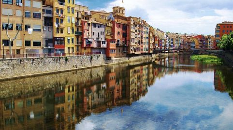 Pis de 88m2 al costat de lEscola Montfalgars de Girona