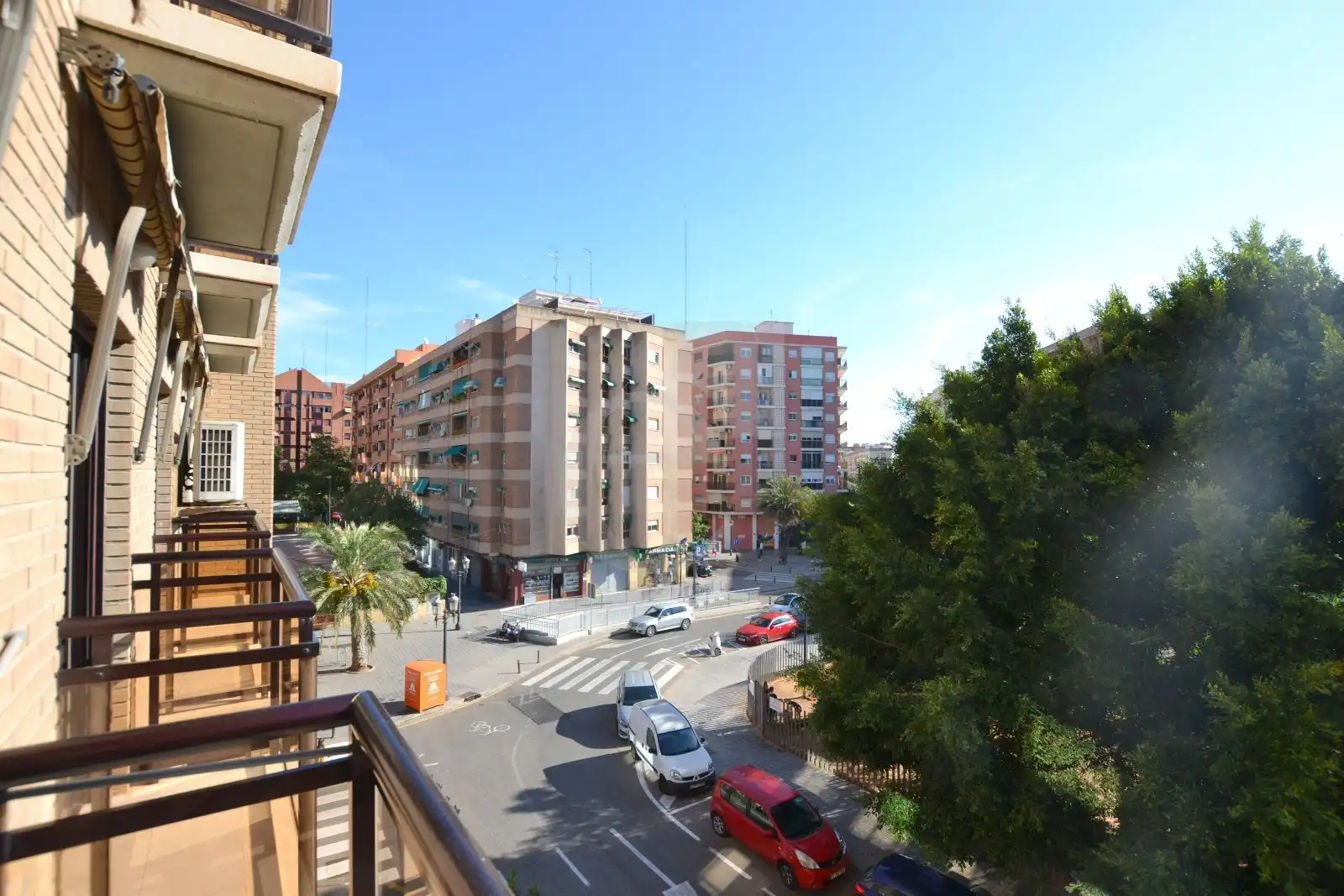 Außenansicht von Büro zum Verkauf in Valencia mit Klimaanlage, Terrasse und Abstellraum