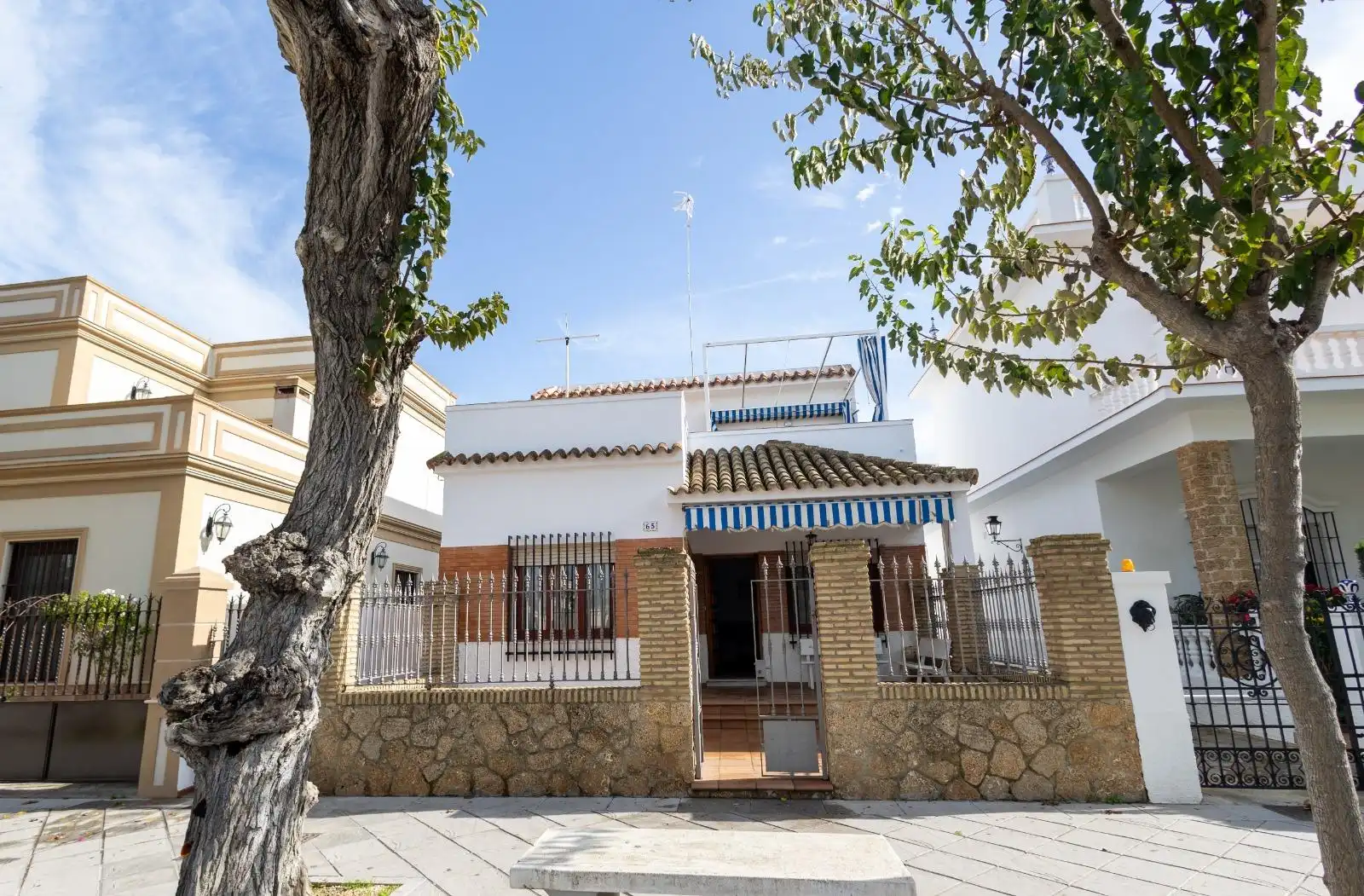 Außenansicht von Haus oder Chalet zum Verkauf in Chipiona mit Terrasse und Möbliert