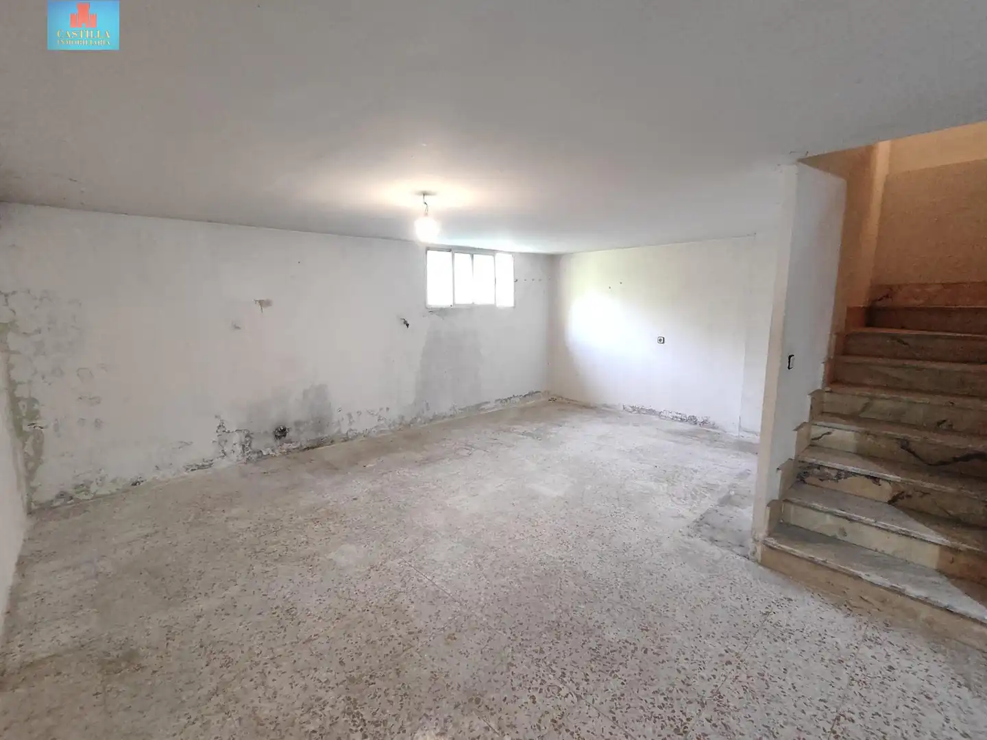 Casa adosada en venta en Ávila con Calefacción, Jardín privado y Trastero