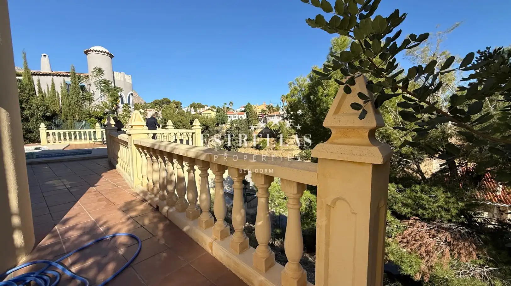 Vista exterior de Casa o chalet en venta en La Nucia con Aire acondicionado, Calefacción y Jardín privado