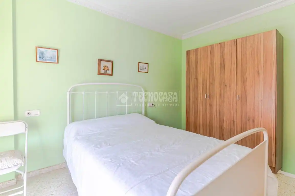 Habitación de Casa adosada en venta en Motril con Calefacción y Terraza