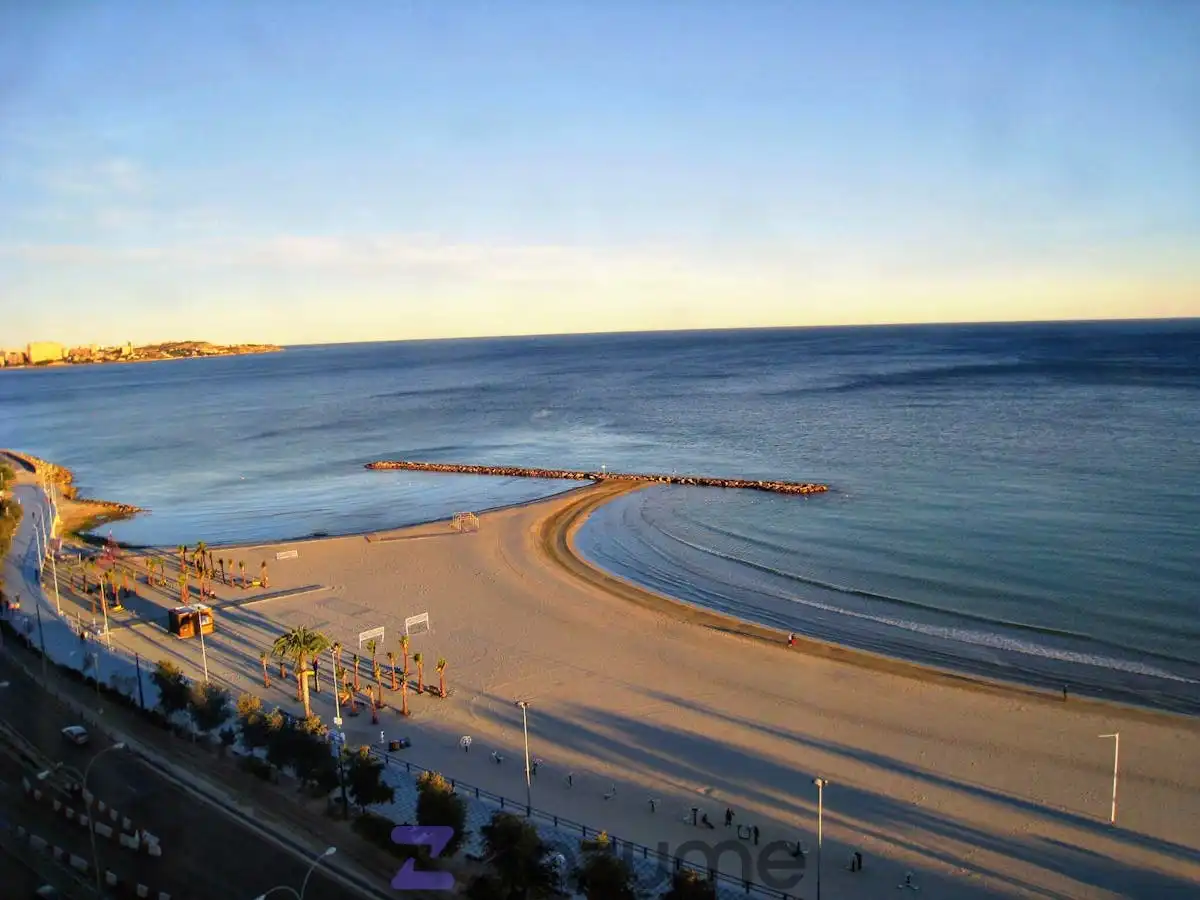 Vista exterior de Pis de lloguer en Alicante / Alacant amb Aire condicionat, Calefacció i Parquet