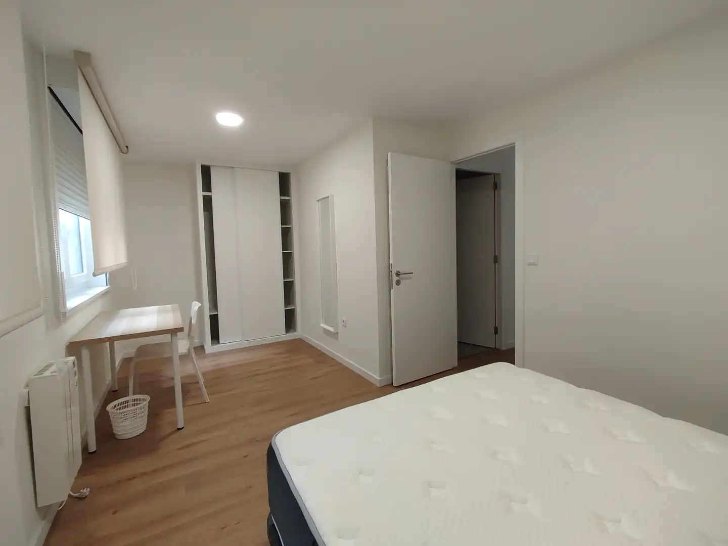 Habitación de Piso de alquiler en A Coruña Capital  con Calefacción, Amueblado y Horno