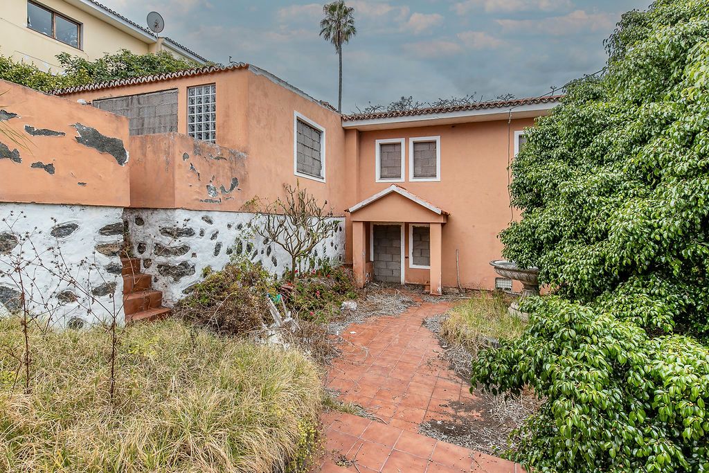 Casa adosada en venta en C/ Botello, La Matanza de Acentejo