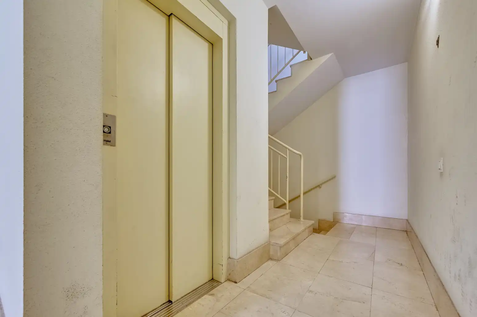 Ático en venta en  Pamplona / Iruña con Calefacción, Parquet y Balcón
