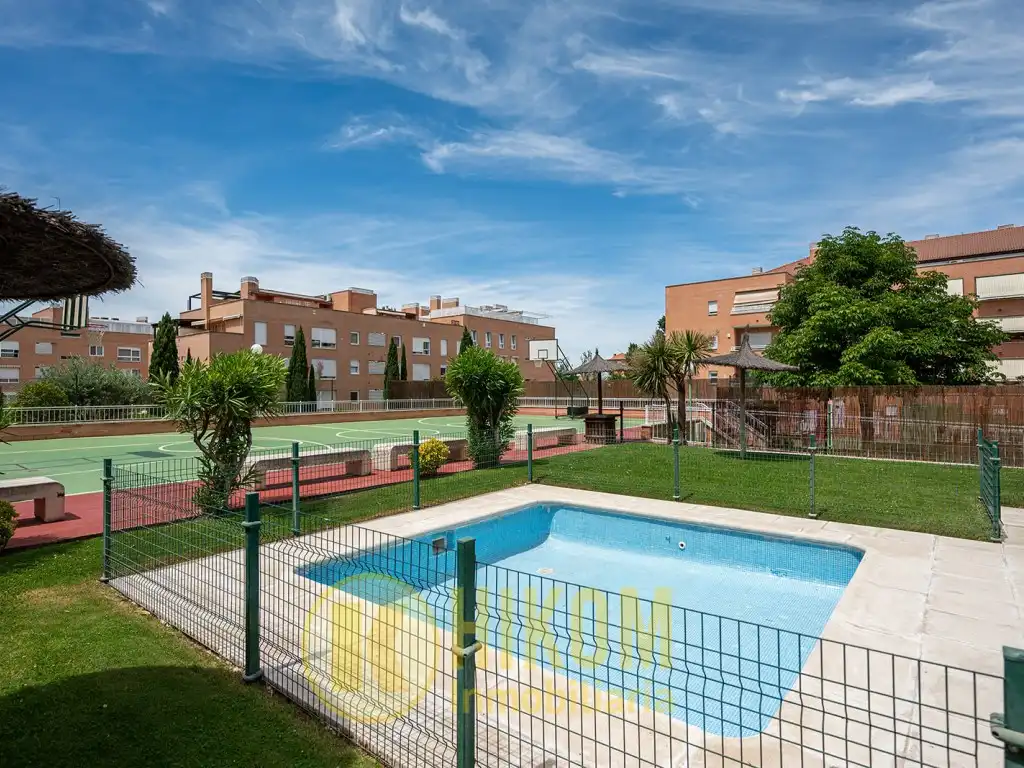 Swimming pool of Ground floor for sale in Las Rozas de Madrid  with Air Conditioner, Private garden and Terrace