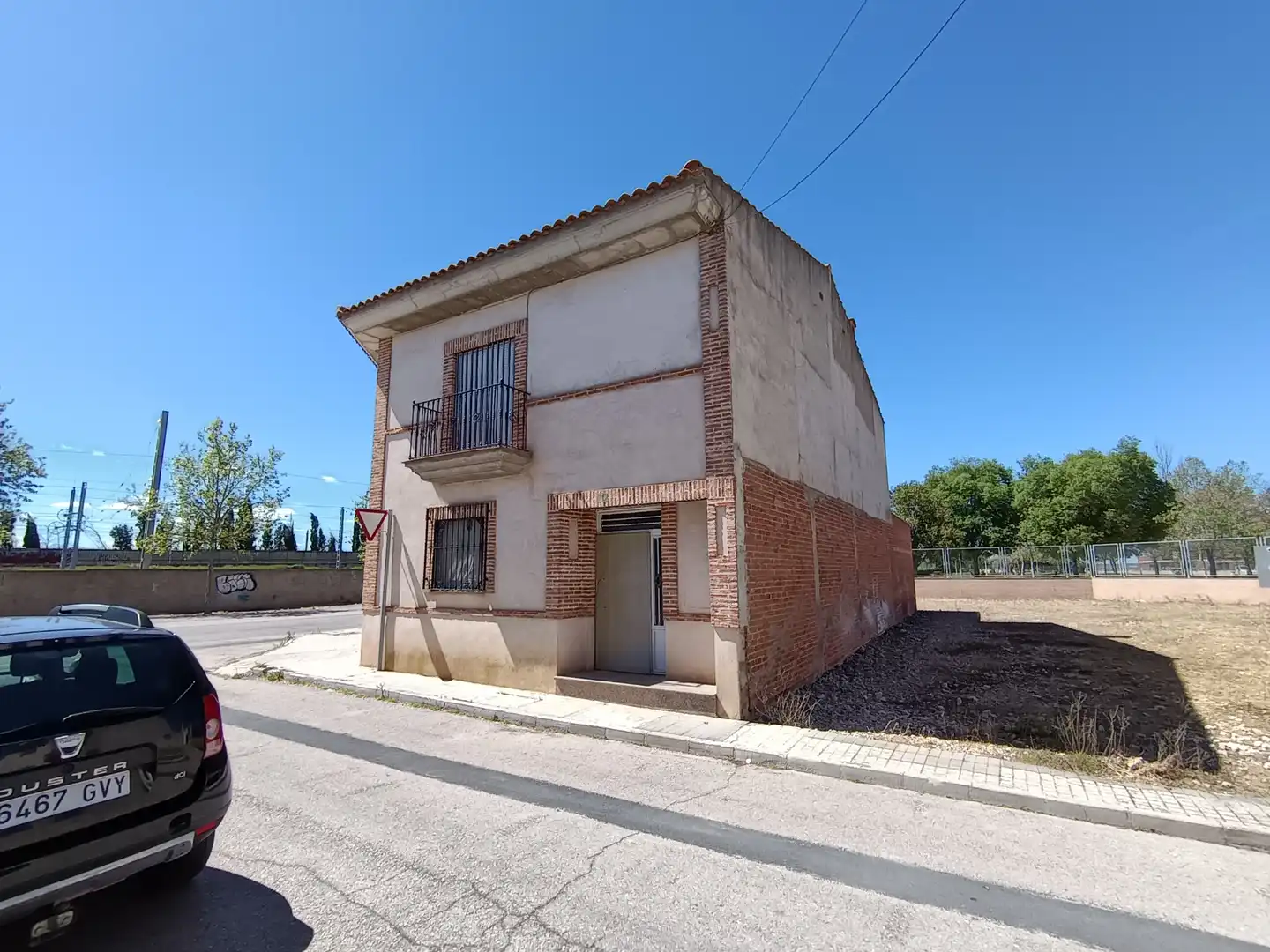 Vista exterior de Casa o xalet en venda en Daimiel amb Traster, Piscina i Balcó