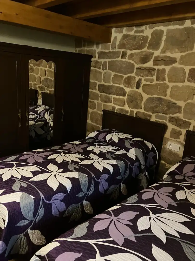 Habitación de Finca rústica en venta en San Pedro del Romeral con Calefacción, Jardín privado y Terraza