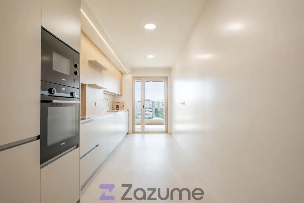 Küche von Wohnung zur Miete in Zaragoza mit Klimaanlage, Heizung und Terrasse