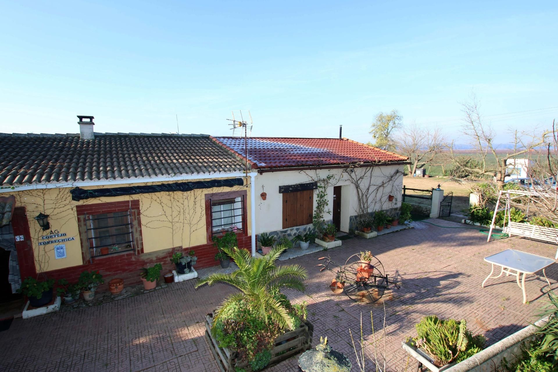 Vista exterior de Finca rústica en venda en Pueblonuevo del Guadiana amb Calefacció, Jardí privat i Traster