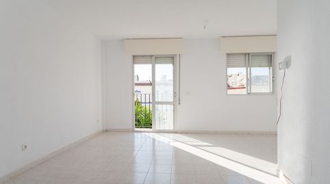 Foto 3 de Piso en venta en Pz/ de Los Tajillos, El Bajondillo, Torremolinos