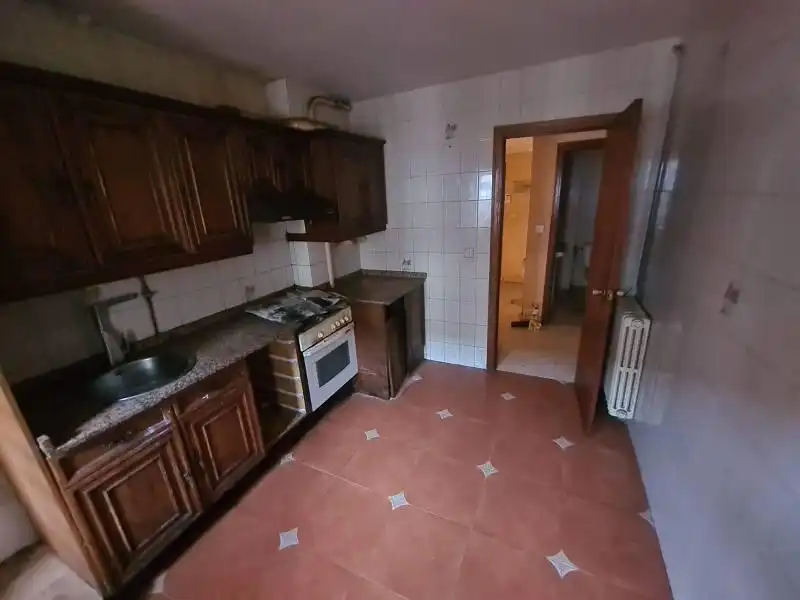 Cocina de Piso en venta en Vega de Espinareda con Calefacción, Terraza y Trastero