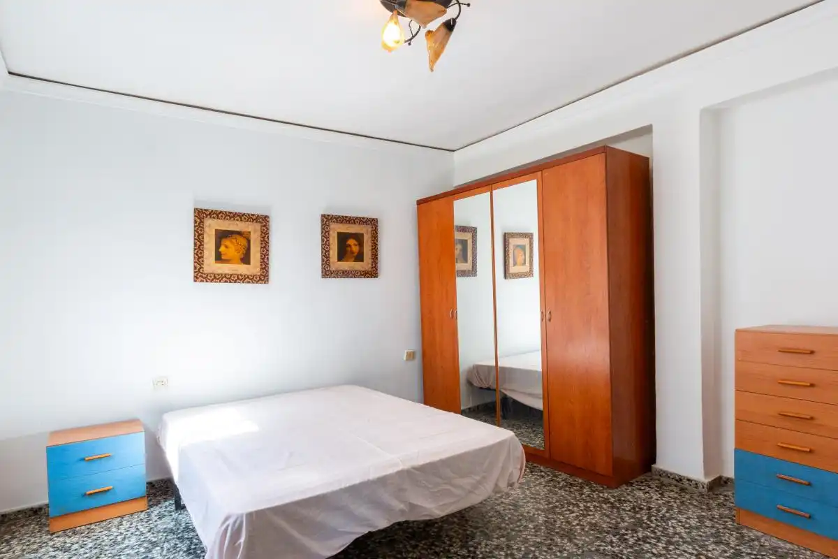 Habitación de Piso en venta en Paterna con Calefacción