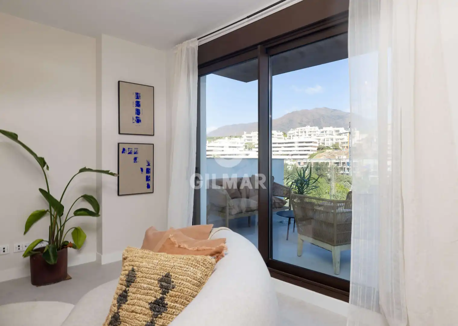 Habitación de Ático en venta en Estepona con Calefacción, Trastero y Piscina