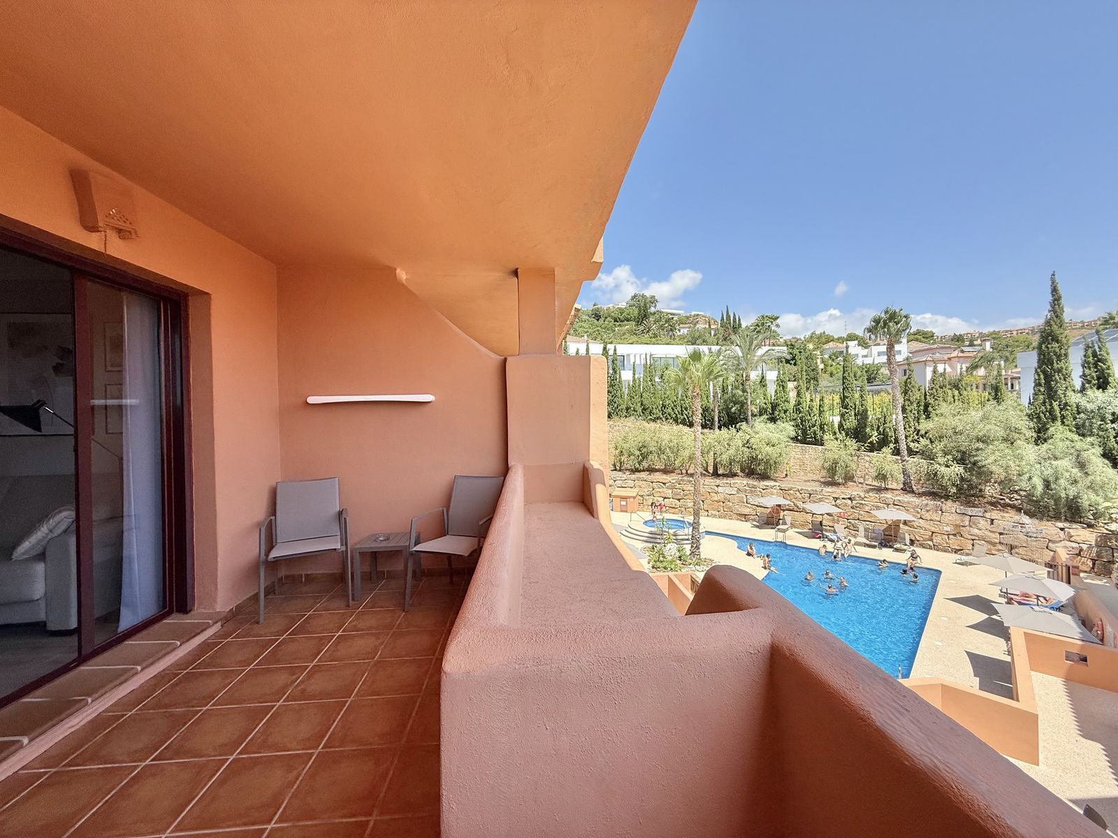 Jardí de Apartament en venda en Benahavís amb Aire condicionat i Terrassa