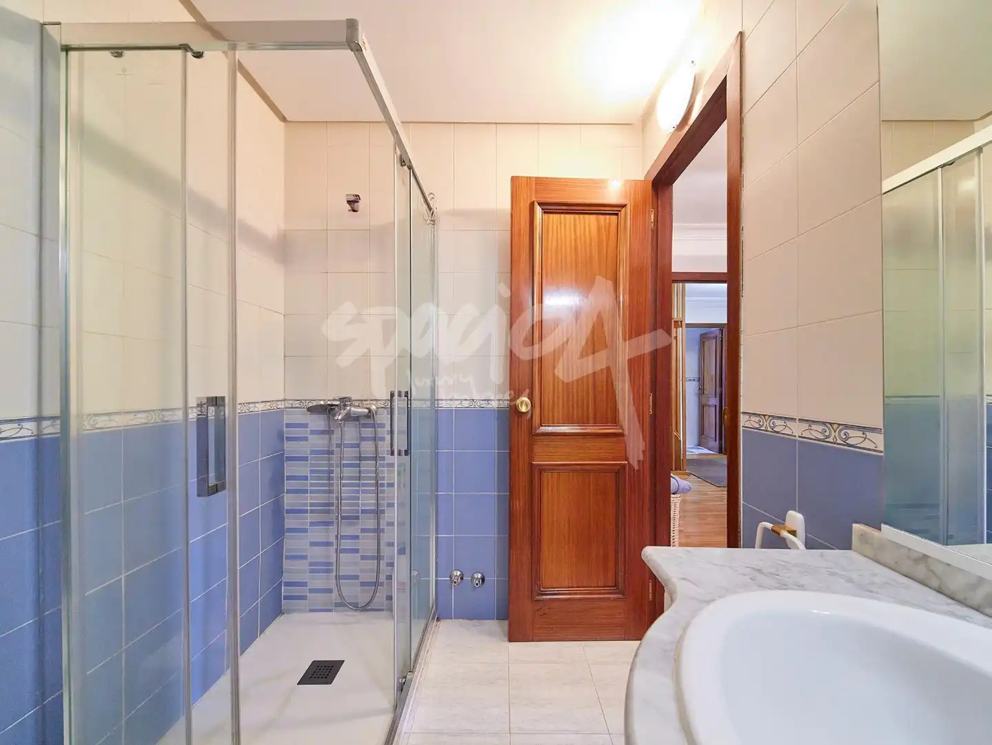 Bathroom of Houses for sale in Las Rozas de Madrid  with Air Conditioner, Heating and Private garden