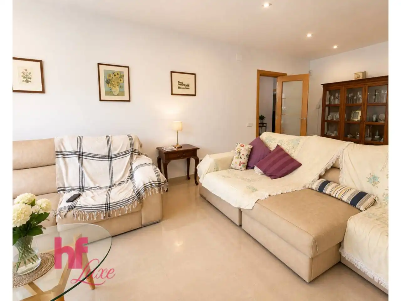 Sala d'estar de Casa o xalet en venda en Cubelles amb Aire condicionat, Calefacció i Jardí privat