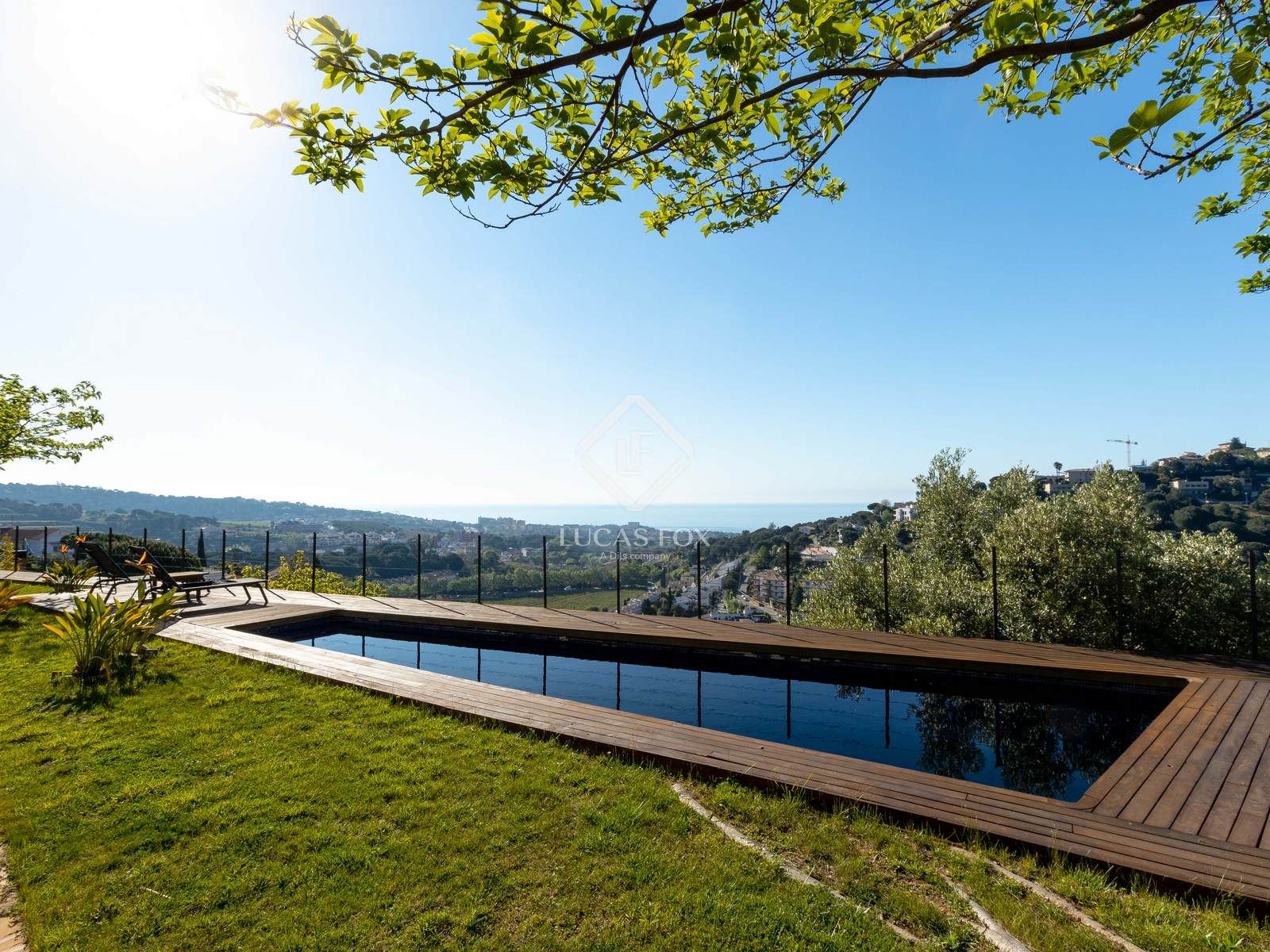 Piscina de Casa o chalet en venta en Alella con Calefacción, Jardín privado y Parquet