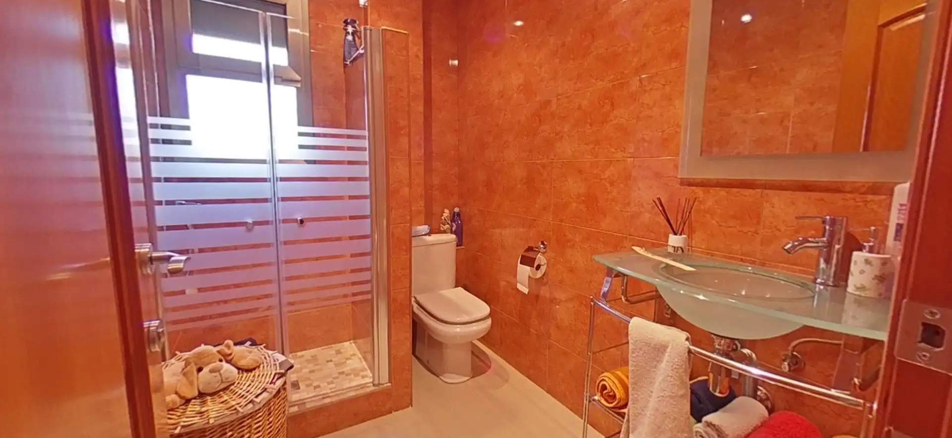 Baño de Casa o chalet en venta en Sant Esteve Sesrovires con Aire acondicionado, Calefacción y Jardín privado