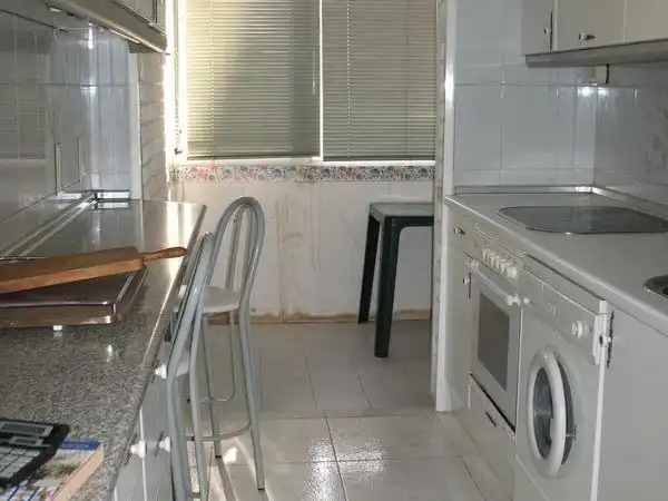 Cuina de Pis per a compartir en Zaragoza amb Calefacció, Terrassa i Traster