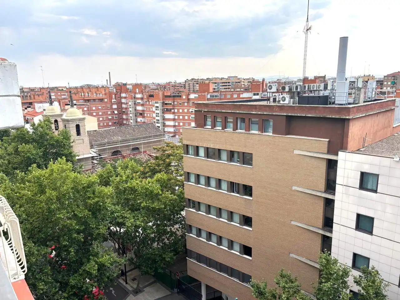 Vista exterior de Piso en venta en Zaragoza con Calefacción y Amueblado